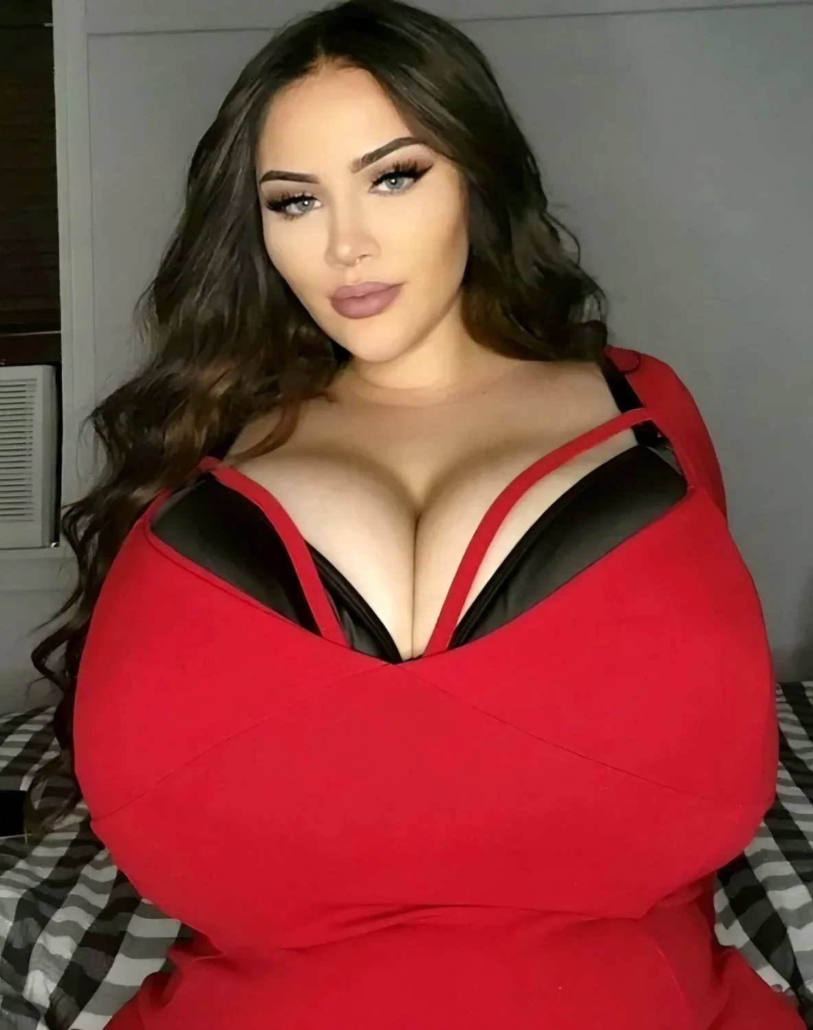 Page Amelia aka Pamelia J image 6