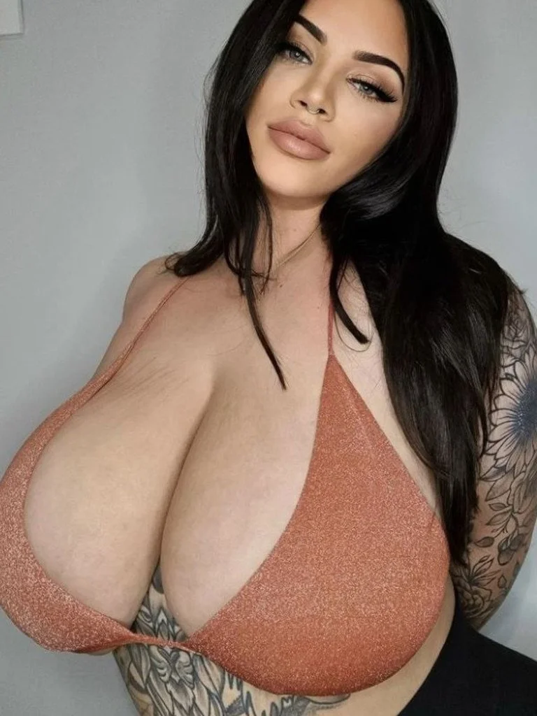 Page Amelia aka Pamelia J image 7