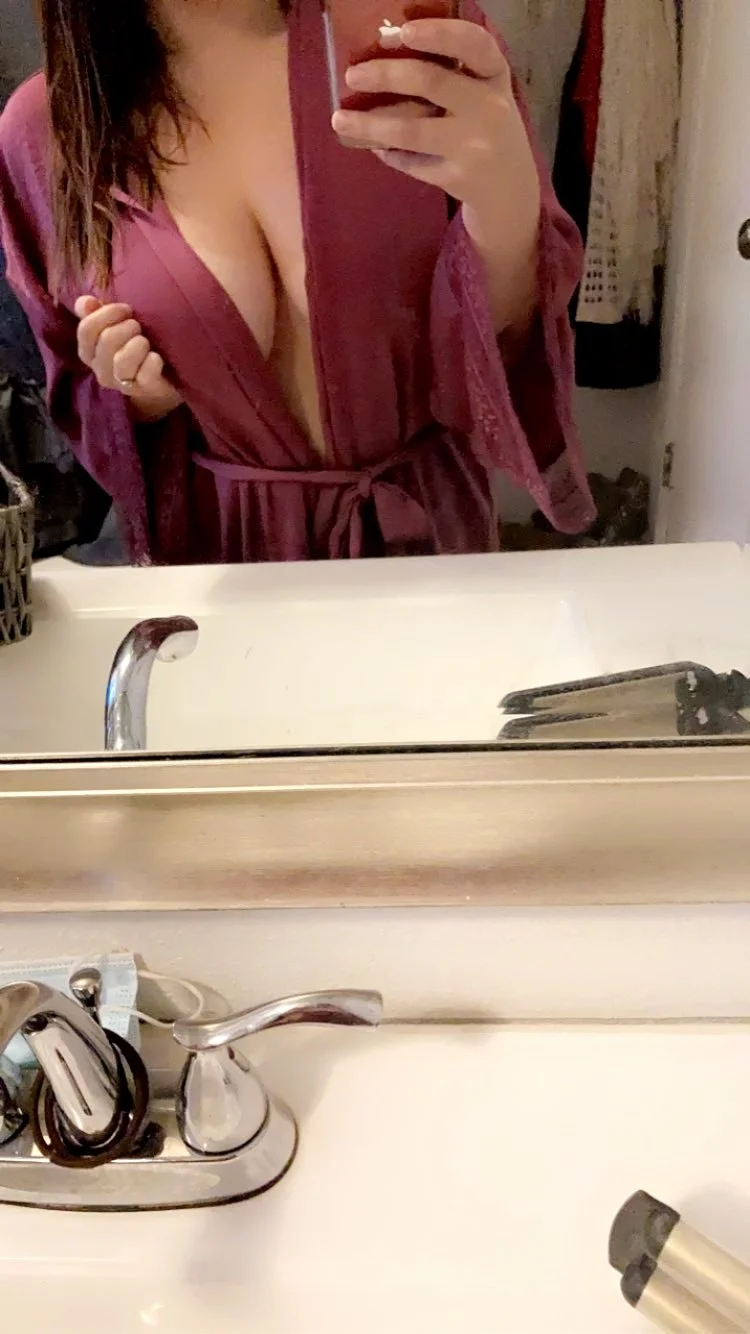 Showing Her Big Tits to the World image 11