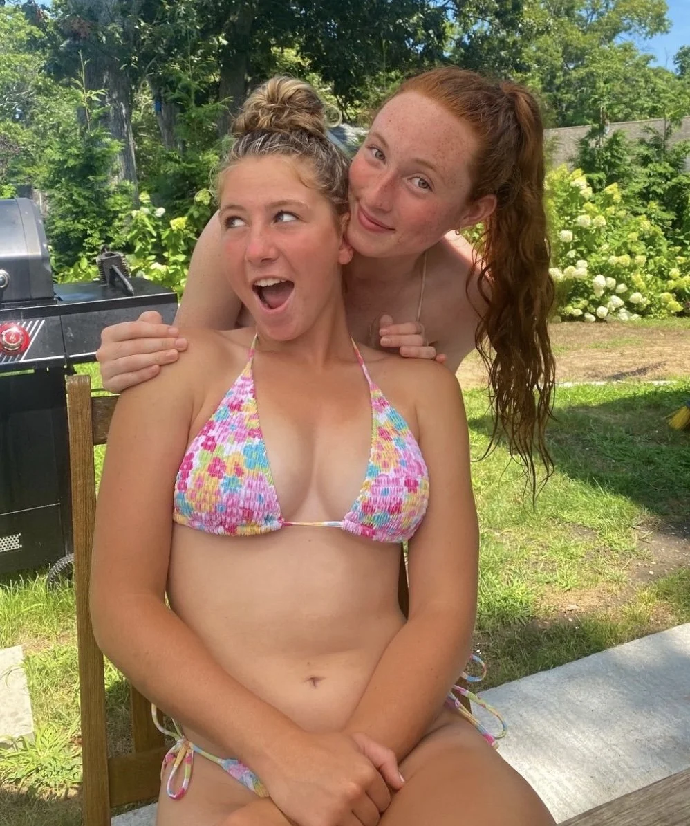 Hottest slut friend group, who’s the best ? image 10