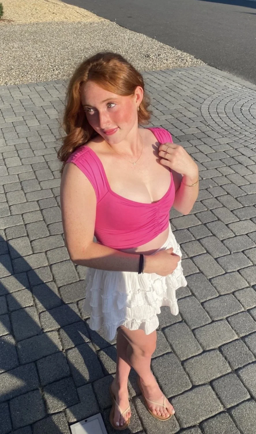 Hottest slut friend group, who’s the best ? image 14