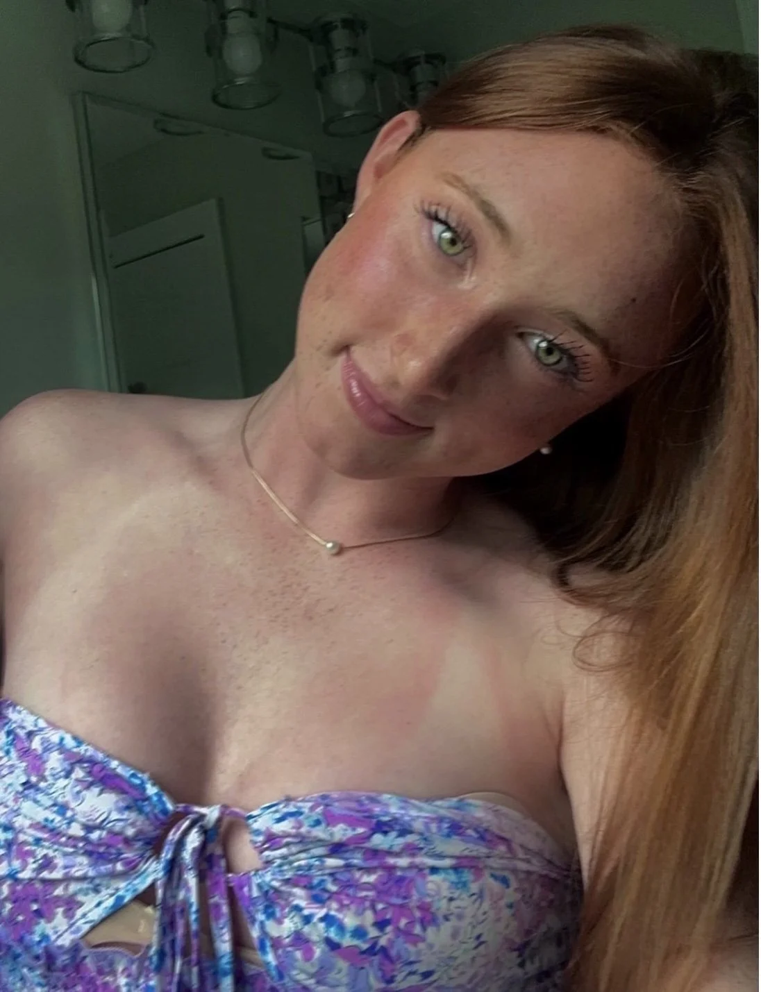 Hottest slut friend group, who’s the best ? image 35