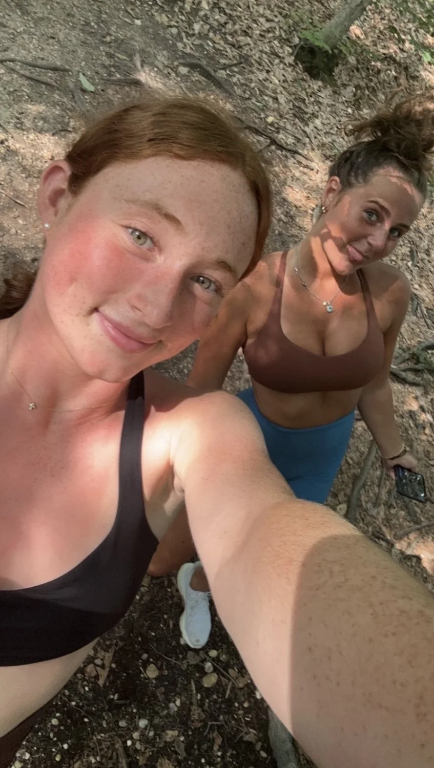 Hottest slut friend group, who’s the best ? image 8