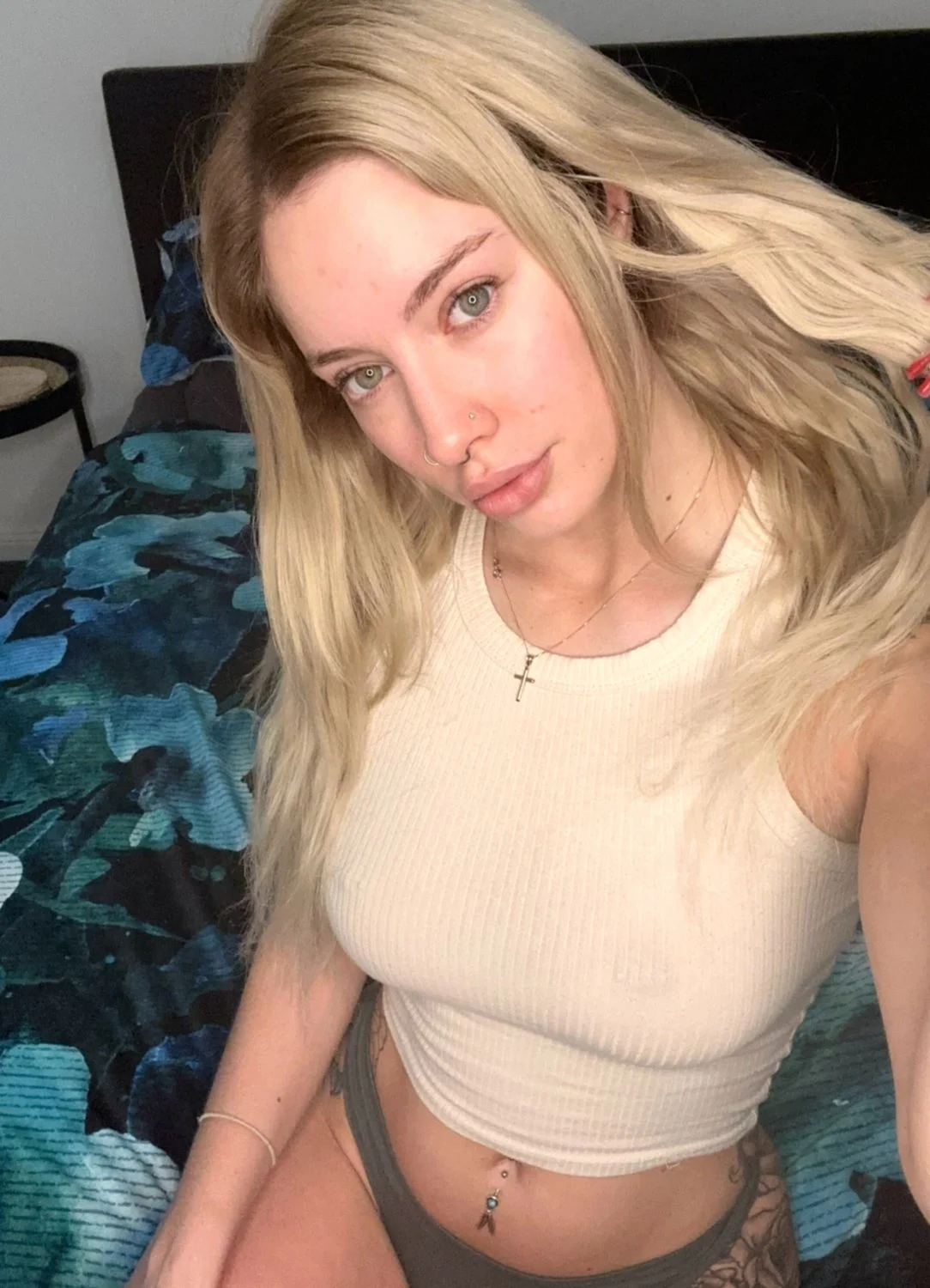 Would you say no to this blonde bombshell image 2