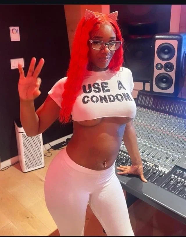 Celeb Sexxy Red image 3
