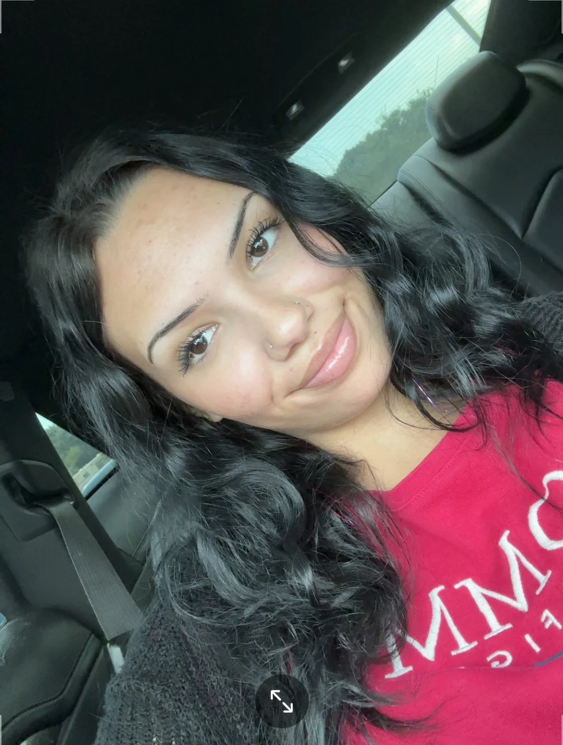 Petite Latina exposed main image