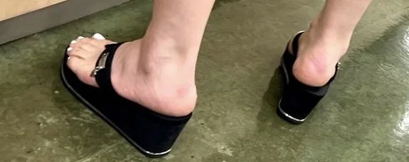 Legs looking longer than a Monday (OC) image 3