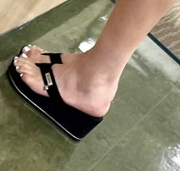 Legs looking longer than a Monday (OC) image 9