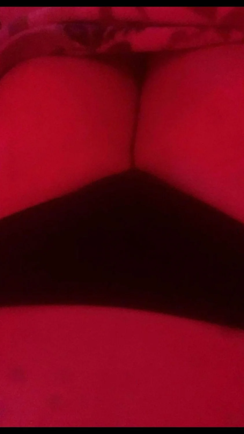 My favorite ex’s nudes image 5