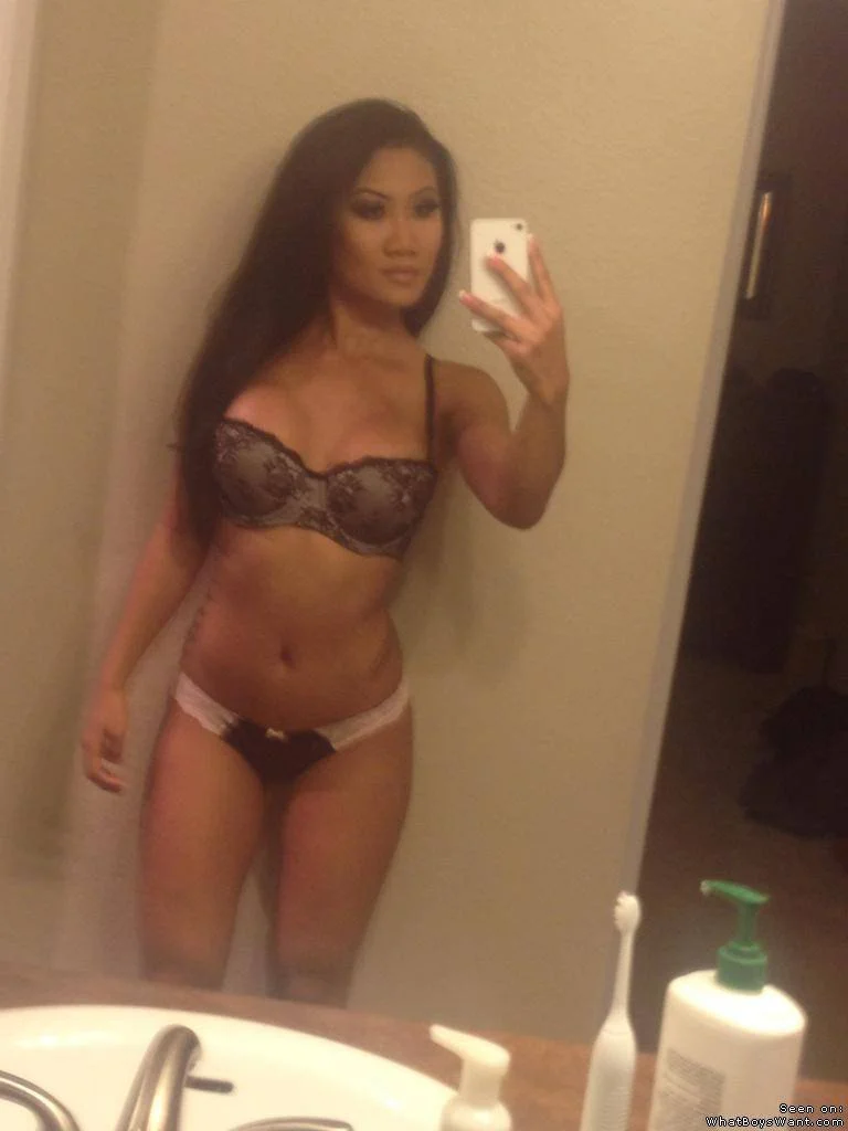 Sexy Asn Milfs image 45