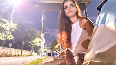 De pau pra fora no ponto de ônibus cover image