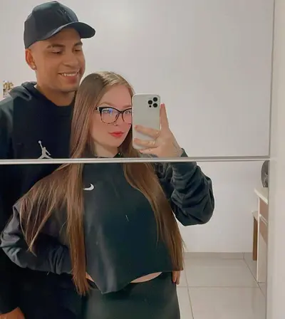 Traiu o corninho e foi vazada cover image