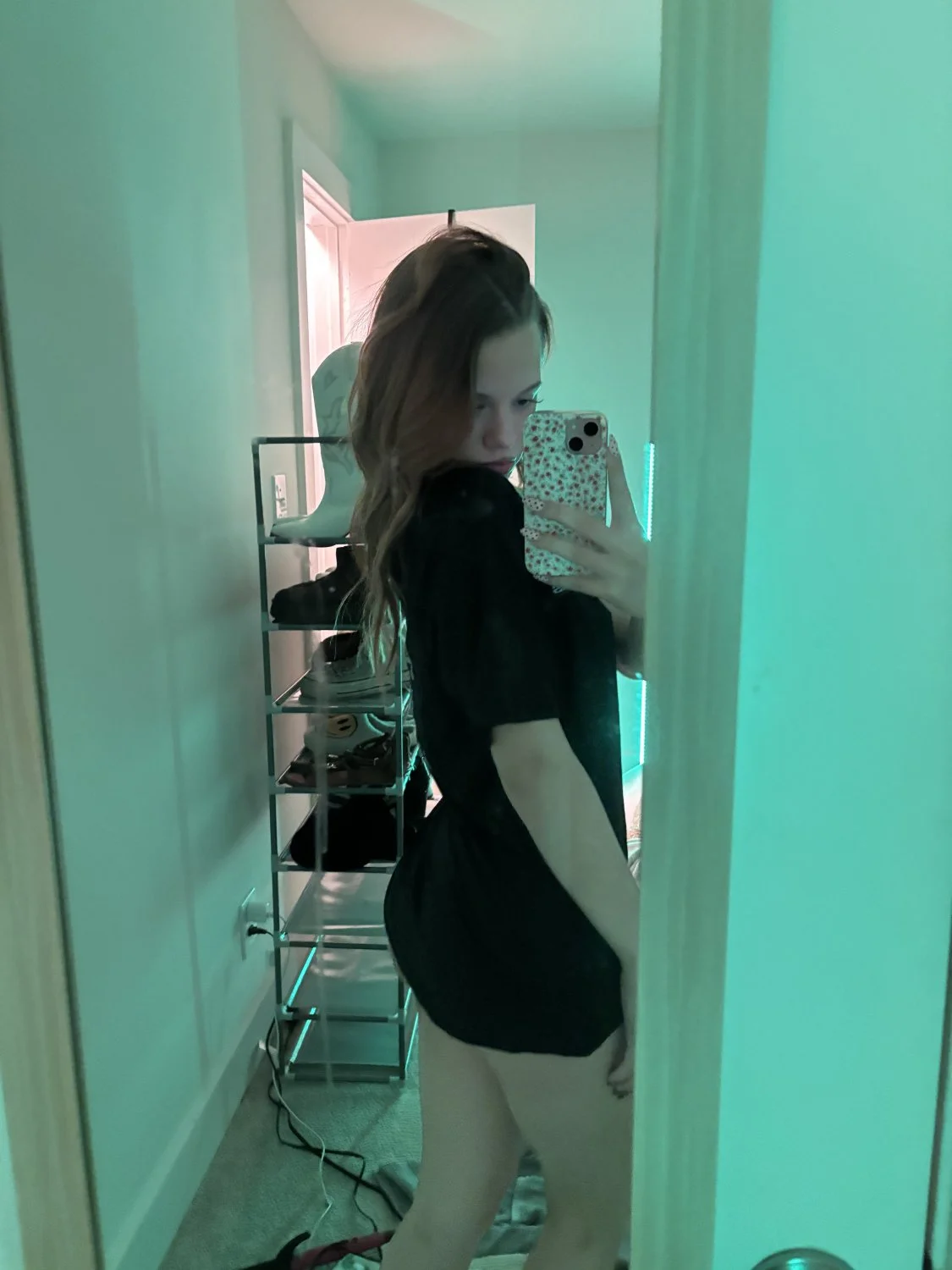 Barely legal college girl with a fat ass <3 image 2