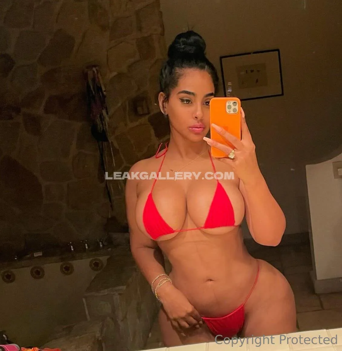 ayisha diaz image 24