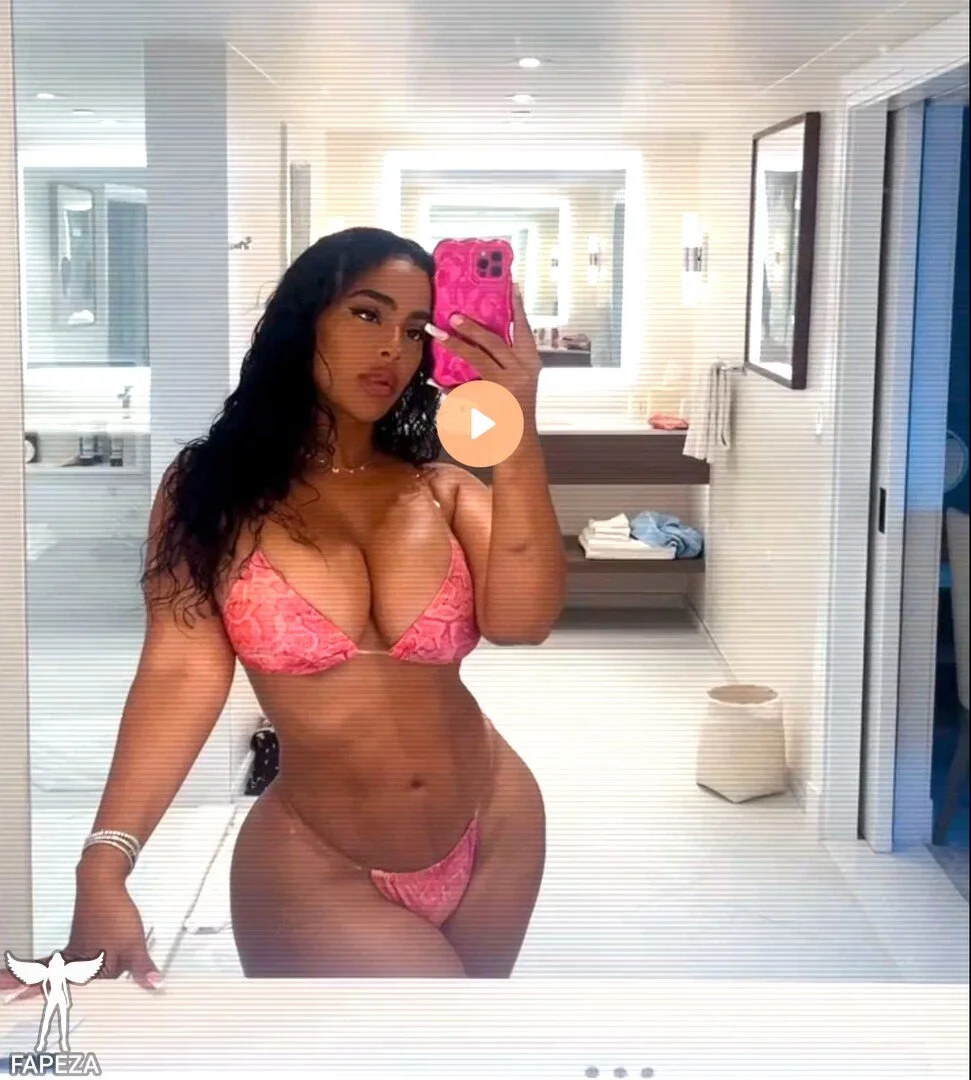 ayisha diaz image 31