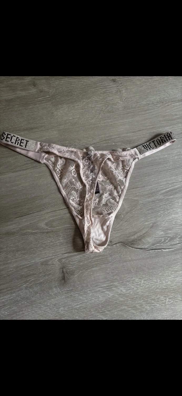 Sluty Teen Taylor Stolen Dirty Panties image 10