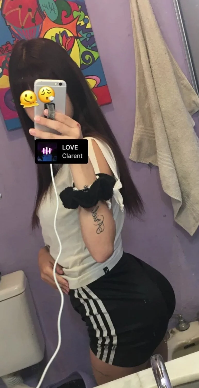 Hermosa pendeja putita argentina 18 añitos culito riquísimo image 9