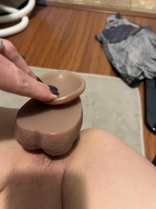 Fitness slut with fake tits submitted image 5