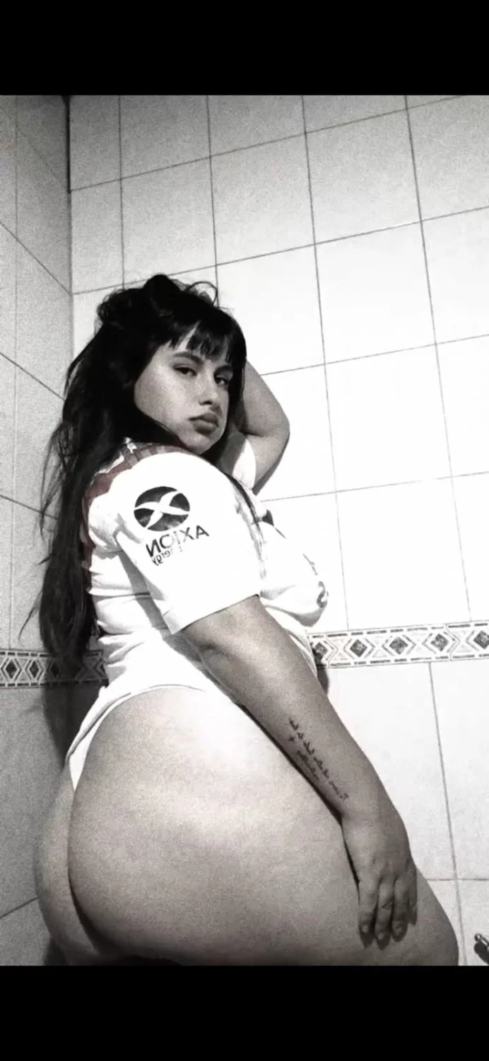 Pendeja Argentina gordibuena tetona mamando verga rico Petera image 4