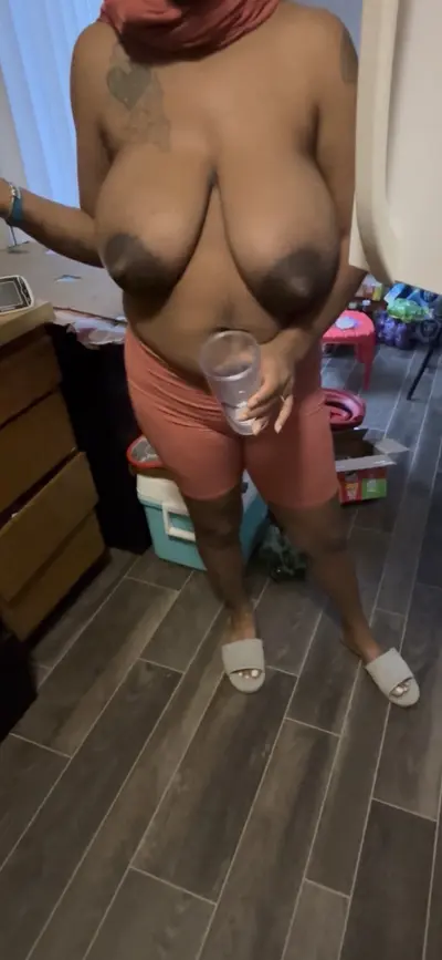 Saggy Milkers!! cover image