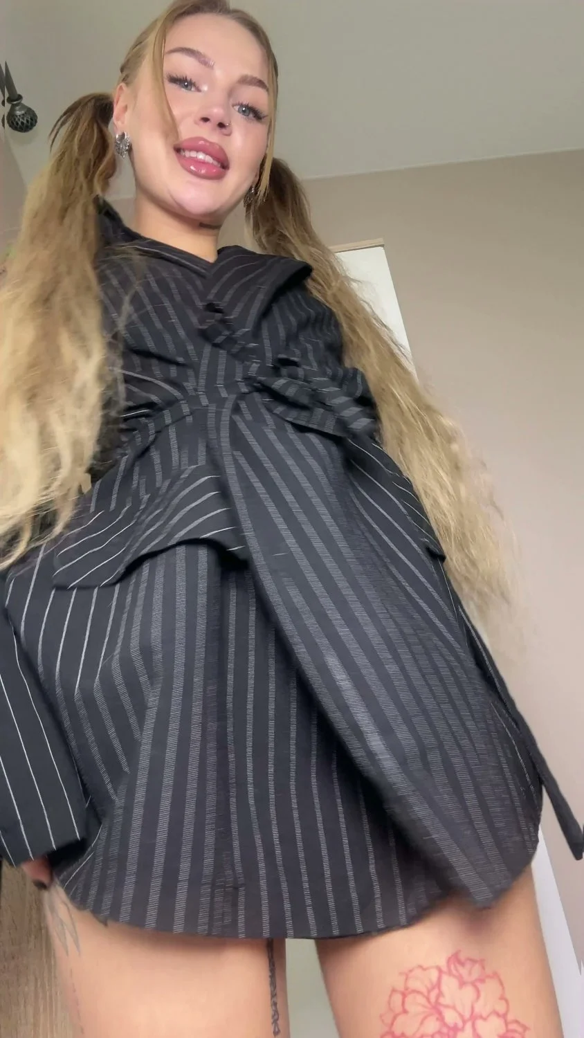 🔞 hot petite body pussy eating wet dripping cum 🫦💦 My OF image 2