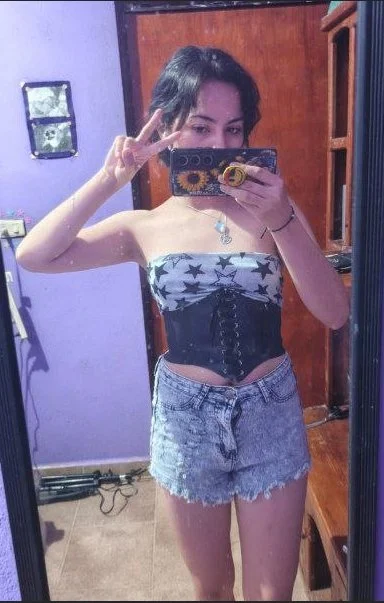 Cornudo entrega a su putita image 2