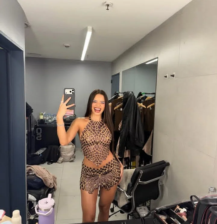 Más de la hermosa puta de Emilia mernes image 9