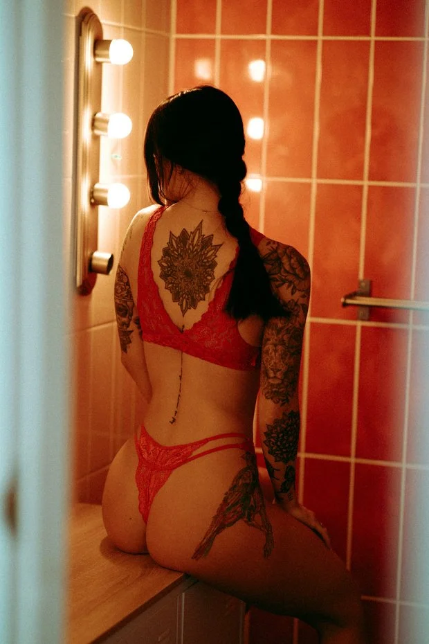 More of Leah’s boudoir image 20