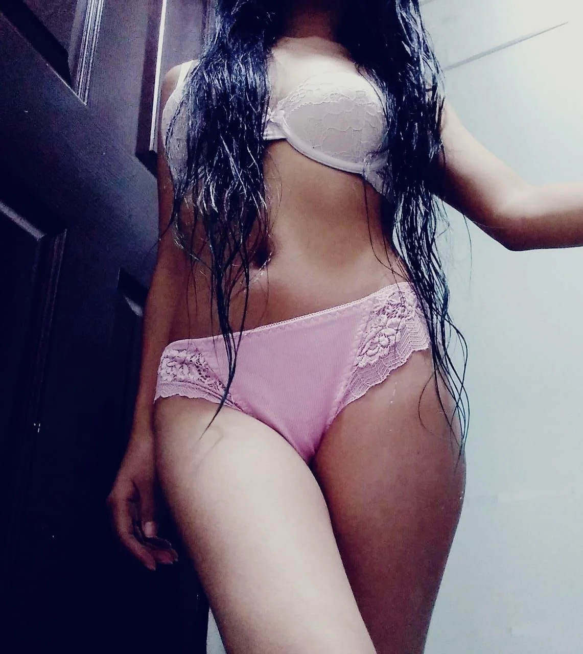 Novia zorrita exhibida por su novio image 2