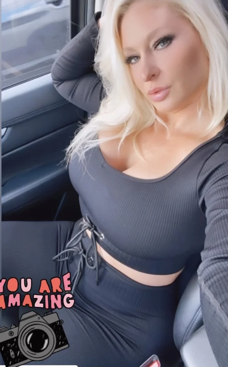 Busty Texas hotwife blondie_mom_bay image 27