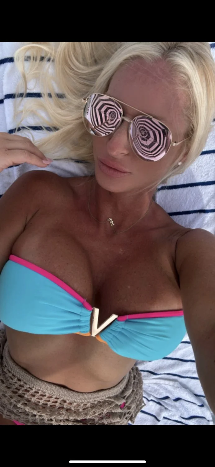 Busty Texas hotwife blondie_mom_bay image 6