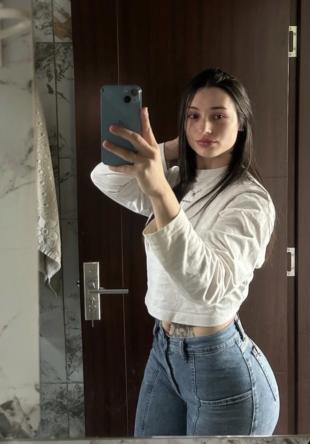 pendeja uruguaya bien puta, tremendo culo image 17