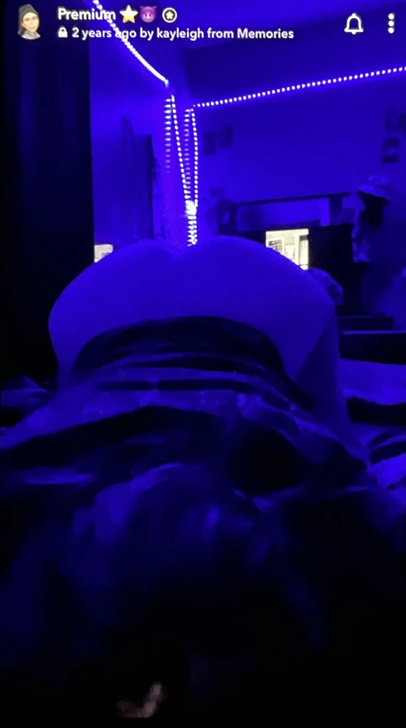 slut that gave me her premium snap for free image 5
