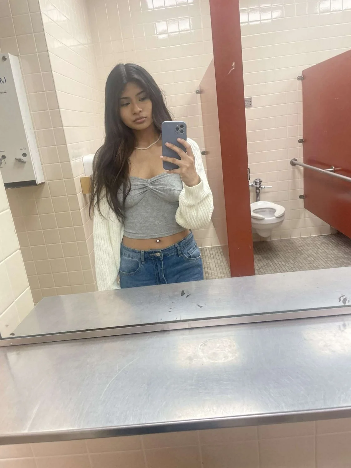 Natalie 18 image 10