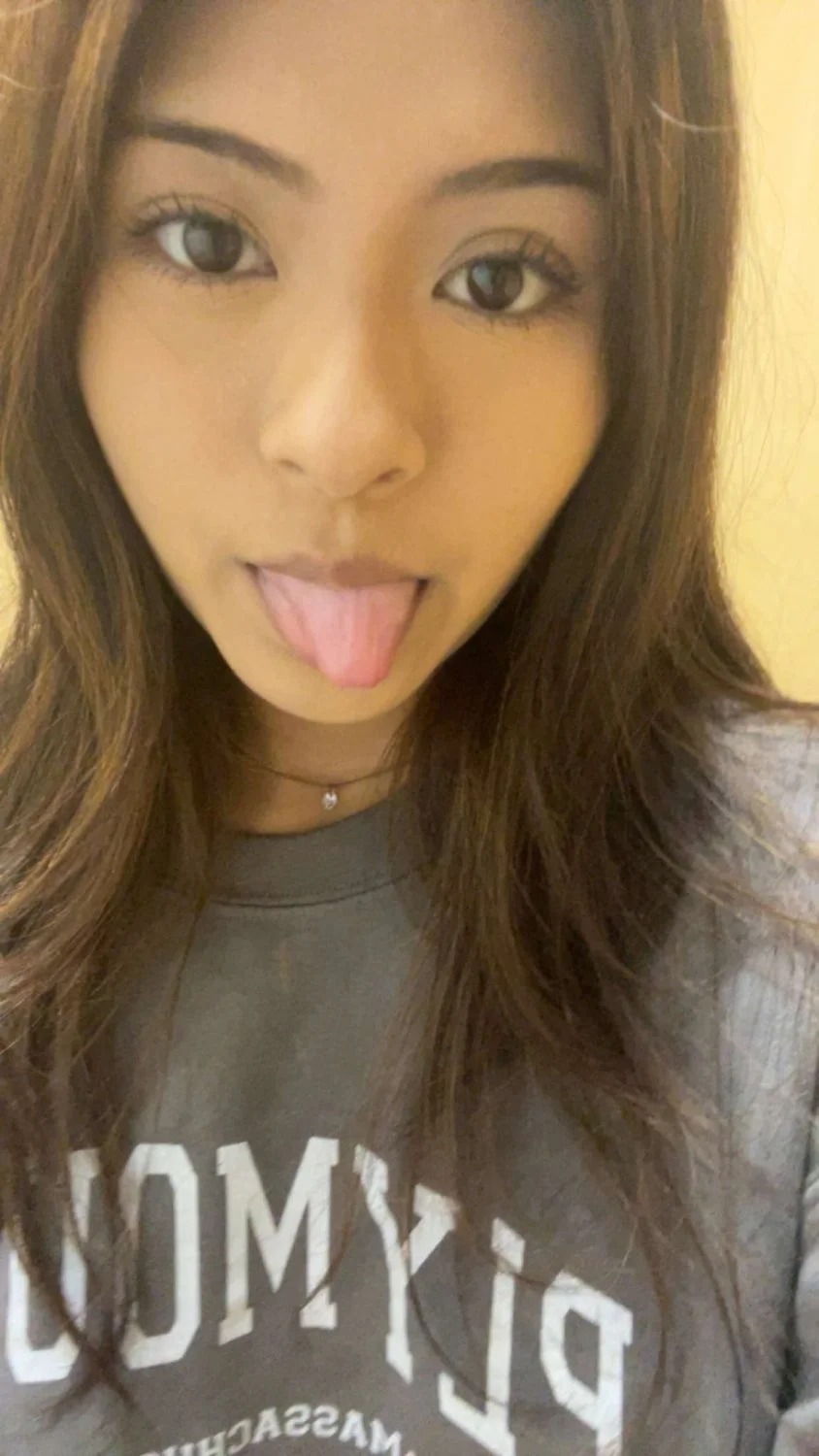 Natalie 18 image 3