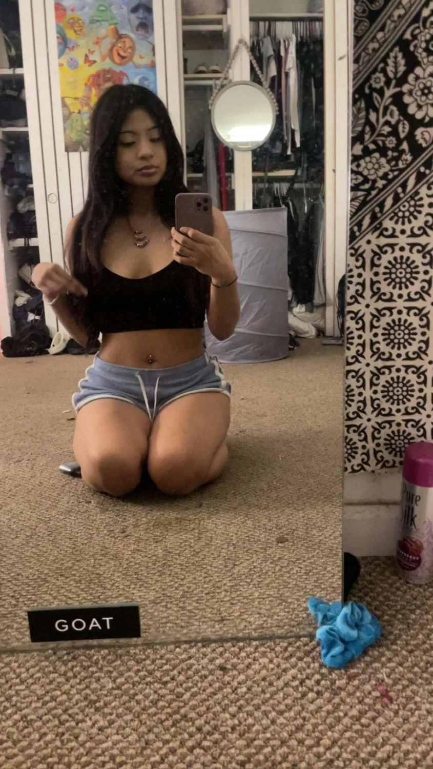 Natalie 18 image 4