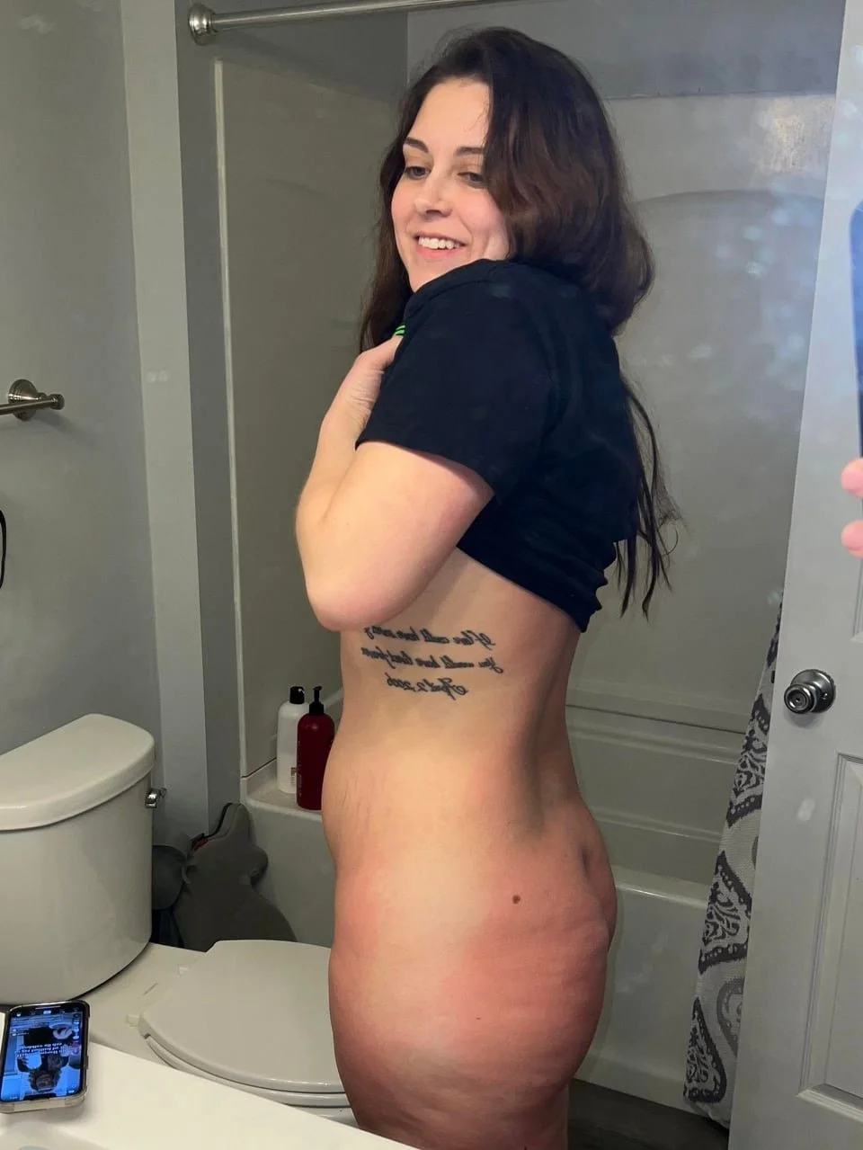 wife got sunburnt in this heat image 3