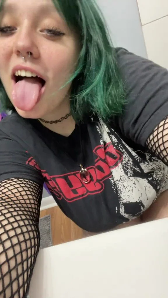 My Pawg says that she wants to try bbc image 5