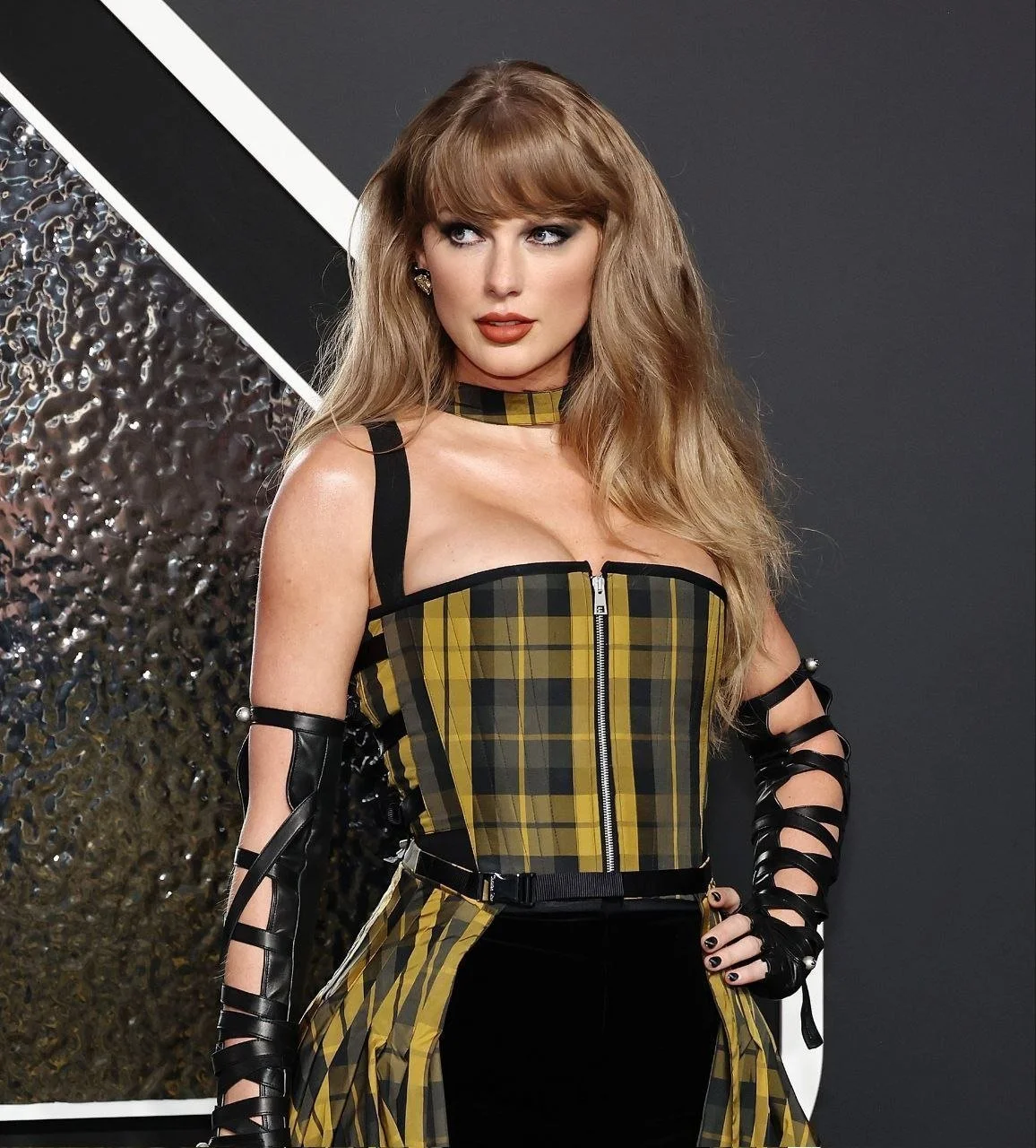 Taylor - The Goddess - Swift image 10