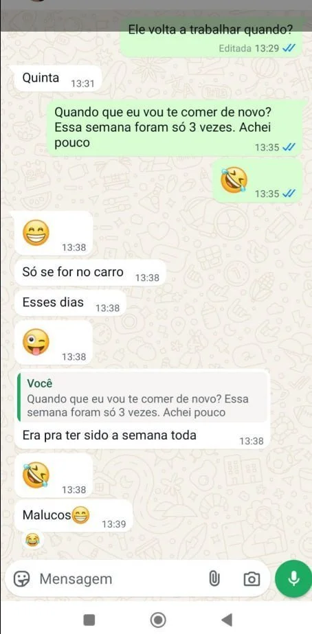 Novinha gostosa e puta cai na net traindo o corno main image