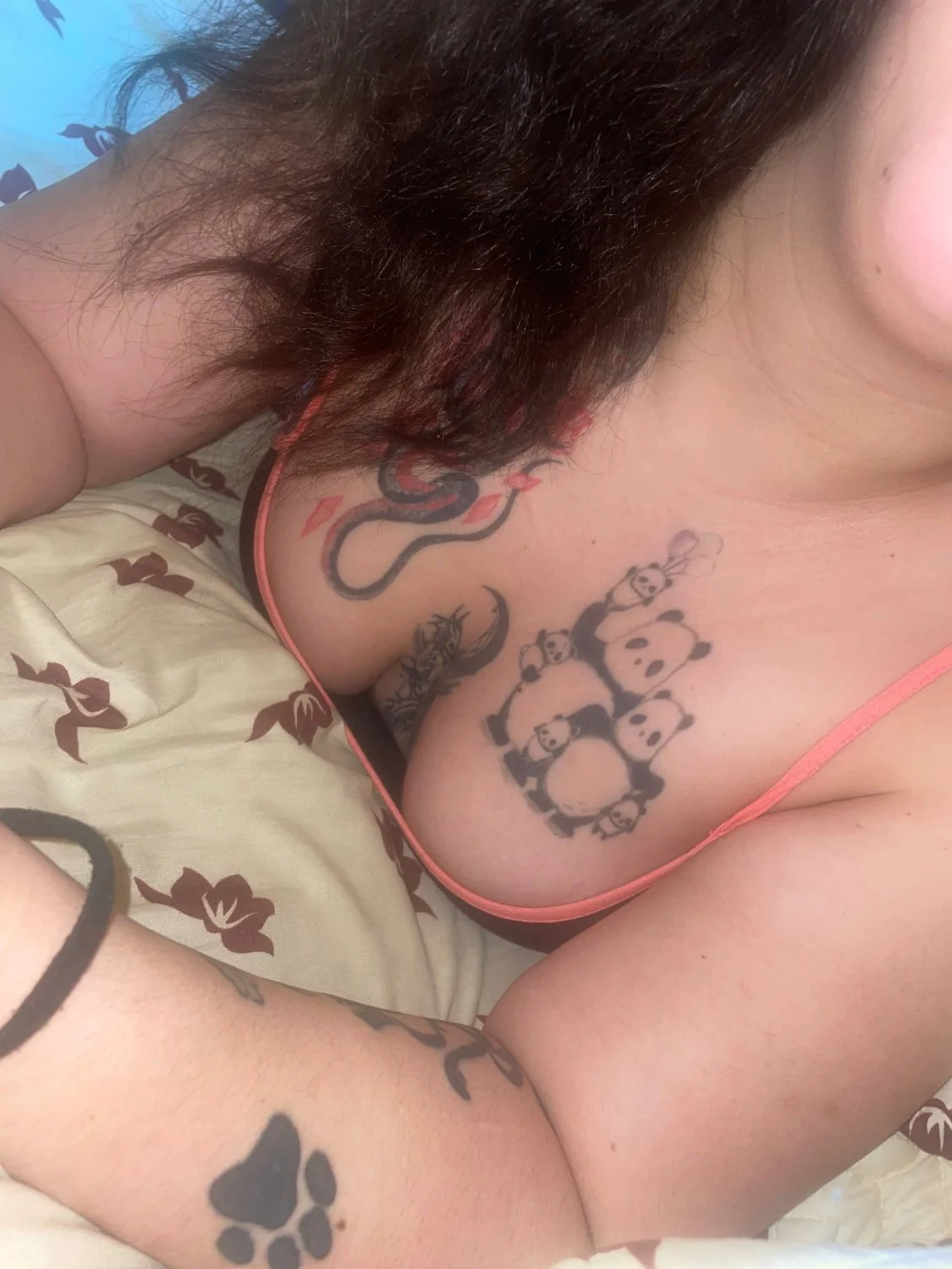 Novia neuquina exhibe a su marido y a ella misma image 4