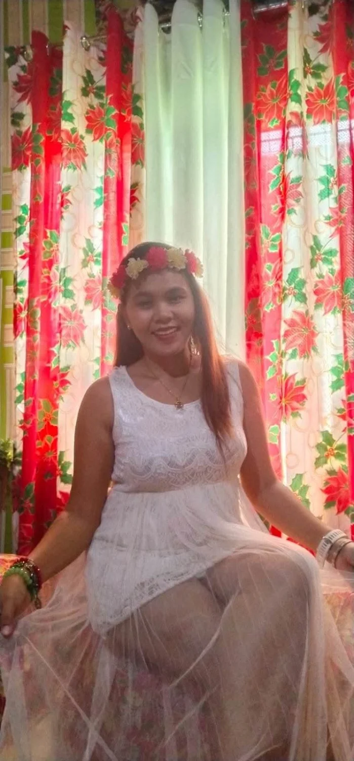 Asian pinay hot mom Shiella image 3