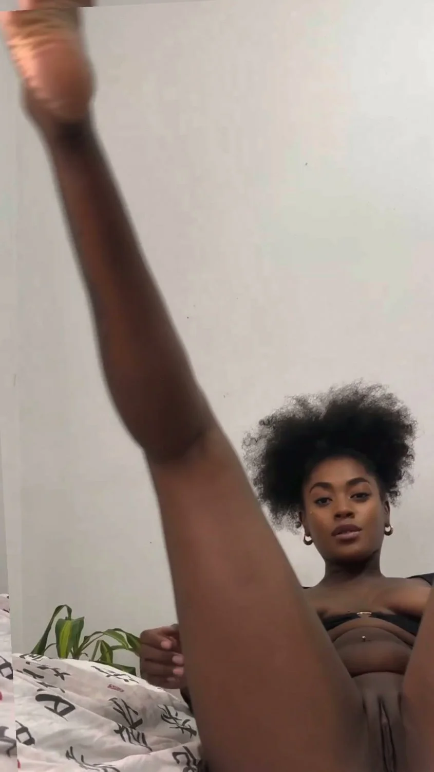 🔞 big ass petite slut deepthroat shaved pussy nude 🍑💦 OF image 1