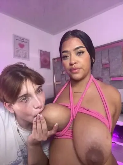 Baitola se aproveitando da amiga peituda cover image