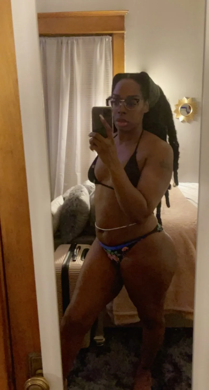 Sumn bout her image 4