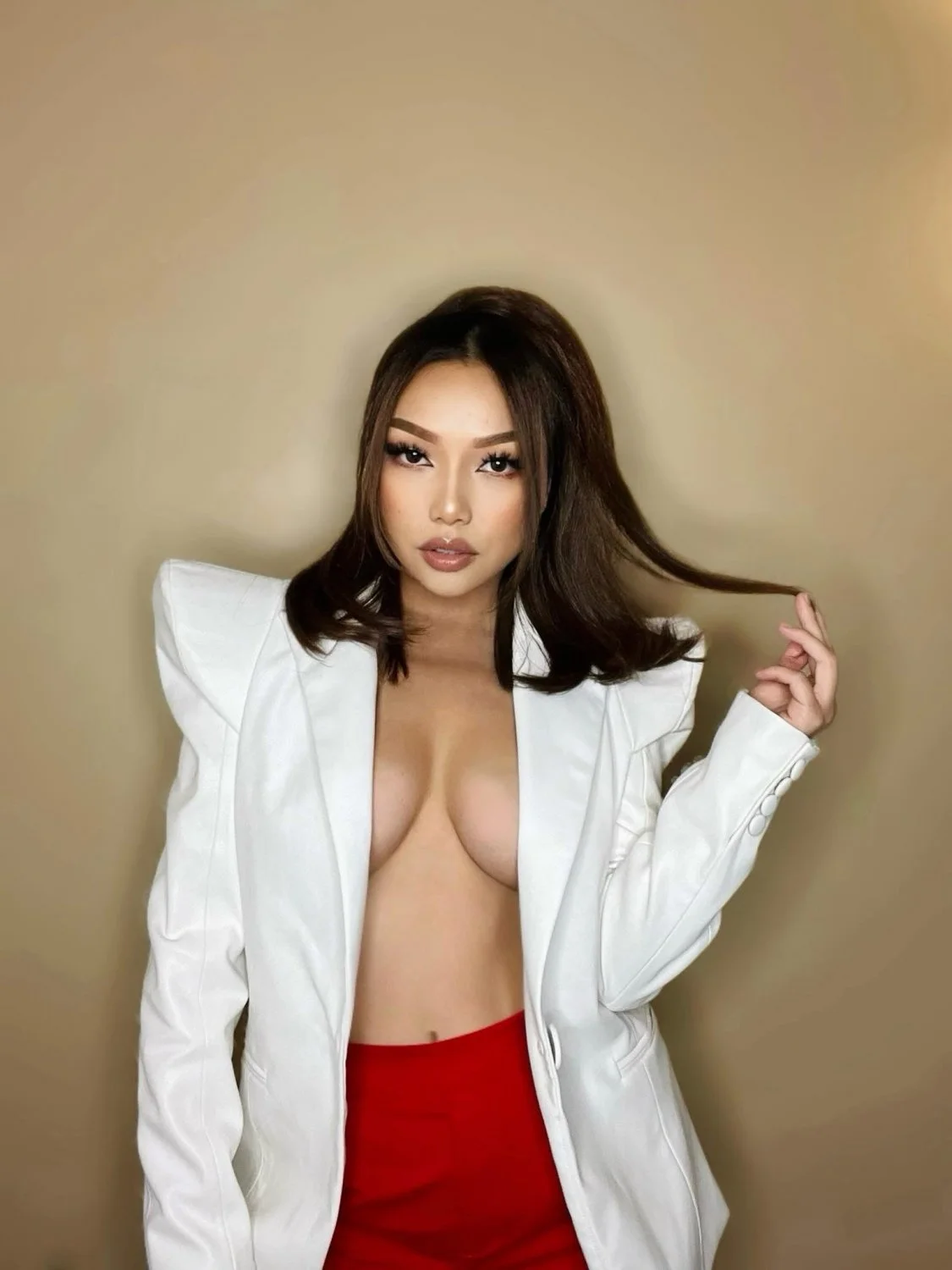 What if Chao Xiong from Sacramento, California 🌤️ Miss Hmong USA 🇺🇸 winner from 2022 do porn 😍 main image