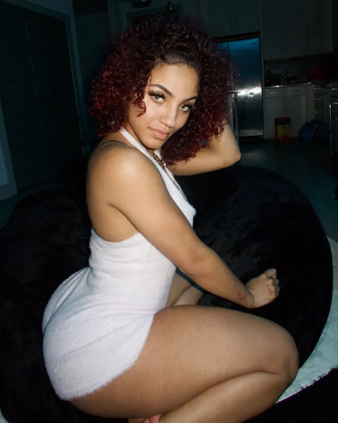 Fit natural ass avi.babyyyy image 26