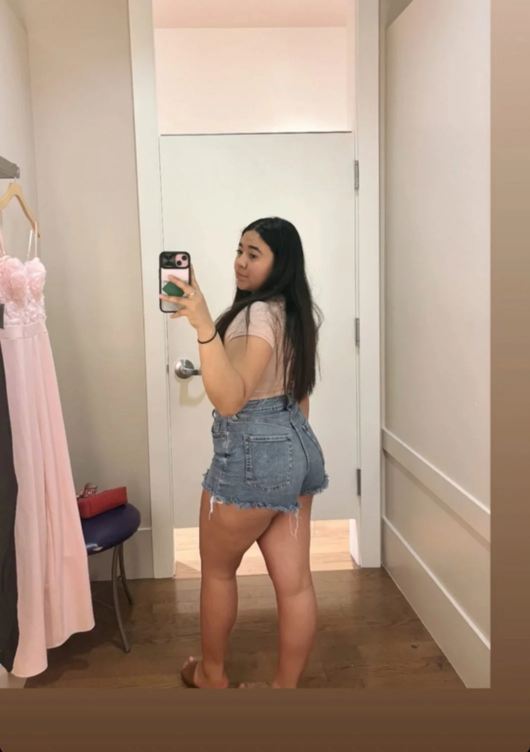 Hermosa latina de culo grueso image 4