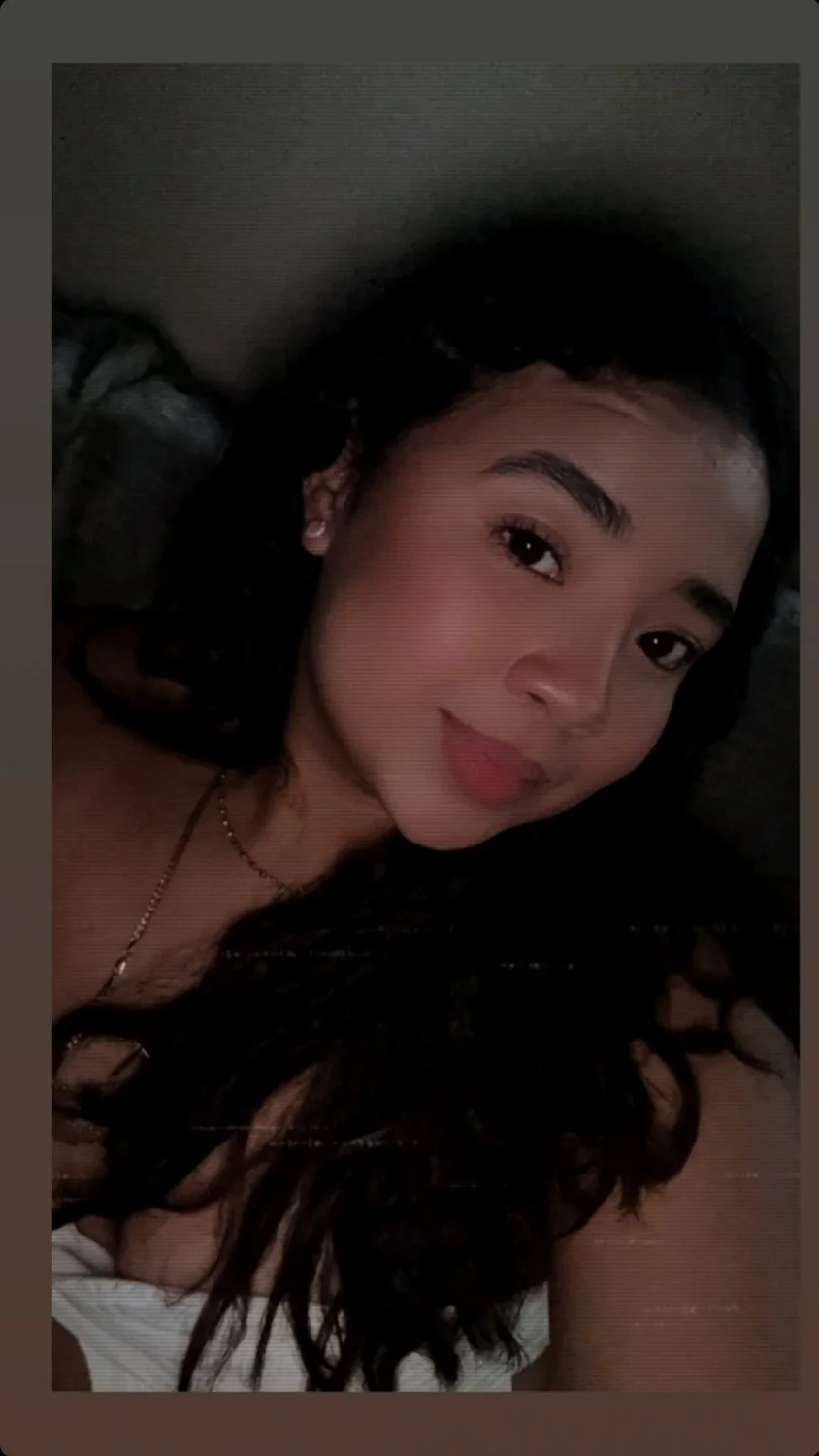 Hermosa latina de culo grueso image 7