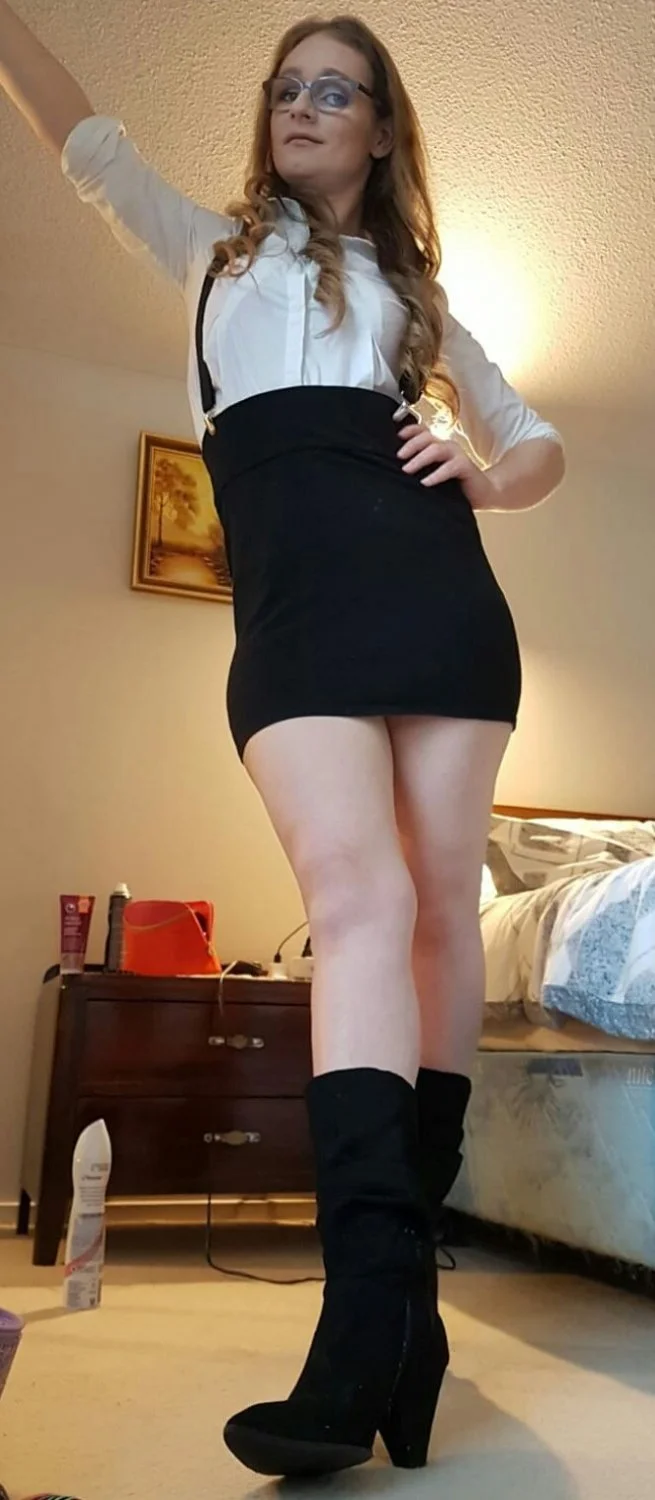 Blonde Milf Gets Fisted image 6
